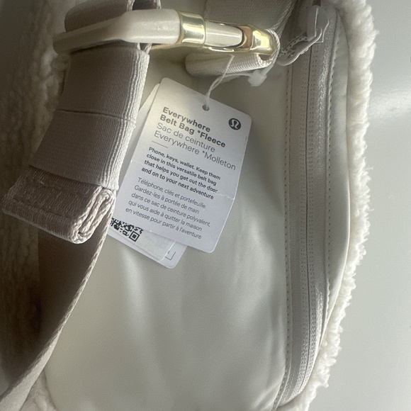 Lululemon Belt Bag - Picture 5 of 7